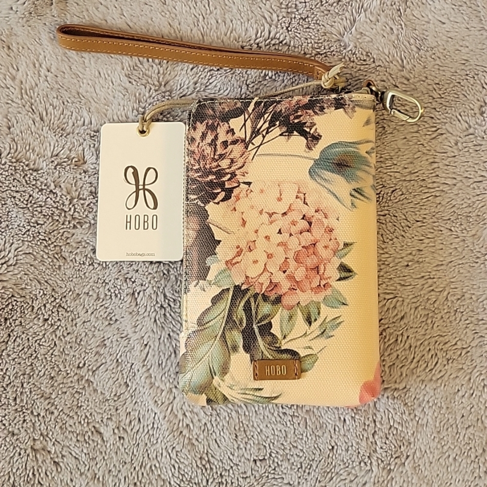 NWT HOBO Spark Wristlet in Botanical Floral